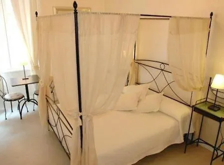 Wrh Trastevere Pensión 4*